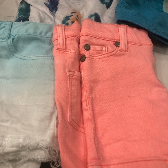 Peek shorts/gap shorts/top/trainer bra (4 items ) - Picture 16 of 16